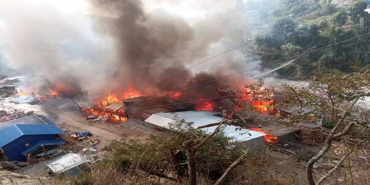Nepal’de büyük yangın: 40 ev yandı