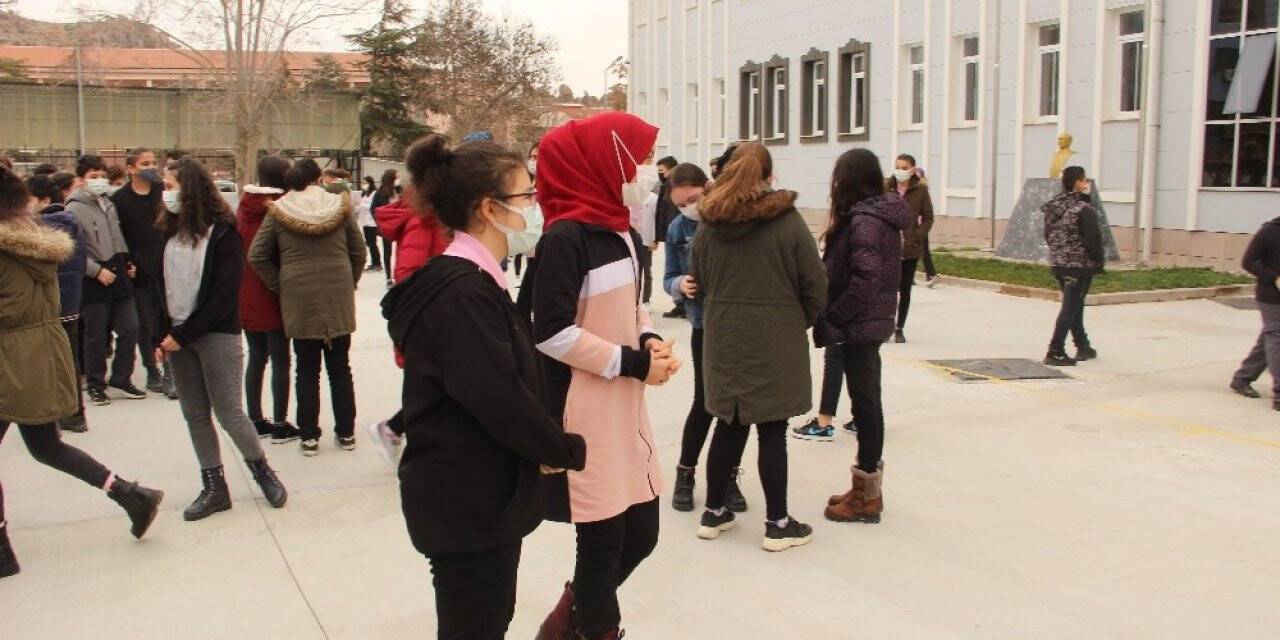 Afyonkarahisar’da 40 bin öğrenci yüz yüze eğitime başladı