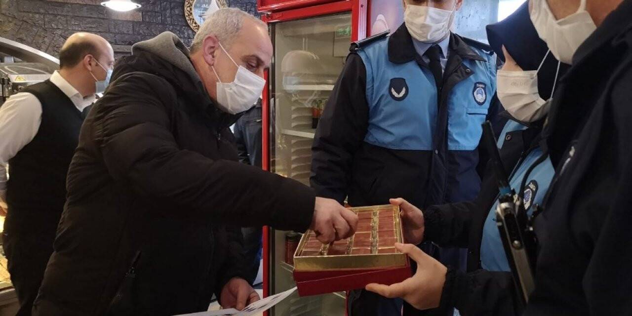 Ümraniye’de kontrollü açılan kafe ve restoranlara denetim