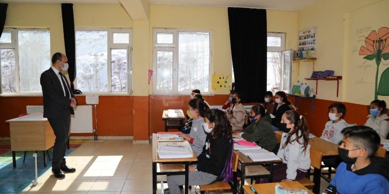 Kaymakam Solak’tan okul ziyareti