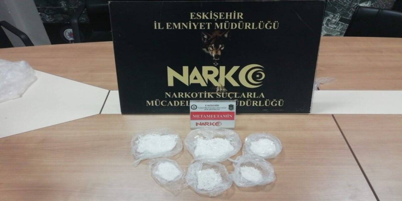 Uyuşturucu operasyonunda yakalanan 2 kişiden 1’i tutuklandı