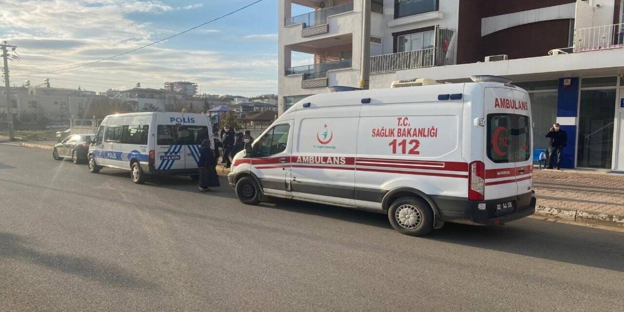 Otomobil yayaya çarptı: 1 yaralı