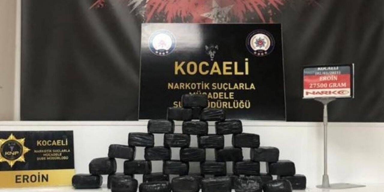 Aracın çamurluğundaki zuladan 27,5 kilogram eroin çıktı