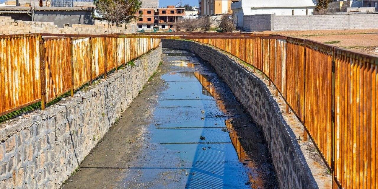 Ceylanpınar’daki Antep Deresi temizleniyor