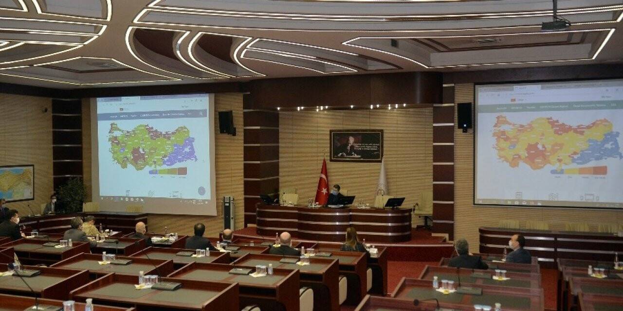 Erzurum’da İl Pandemi Kurulu toplantısı yapıldı
