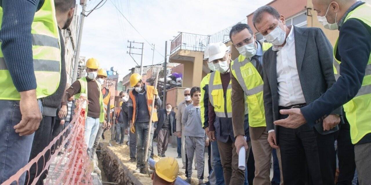 Seçer, Çay ve Çilek Mahallerini kapsayan içme suyu hattı çalışmalarını inceledi