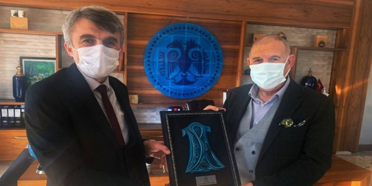 DPÜ’nün başarılı öğrencilerine burs desteği