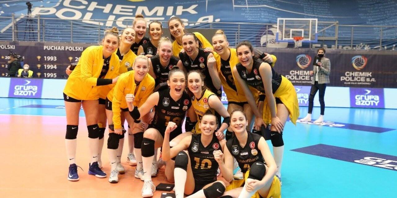 VakıfBank, üst üste 9. yarı final için sahada