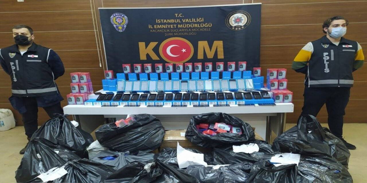 İstanbul’da 4 bin kaçak cep telefonu ele geçirildi