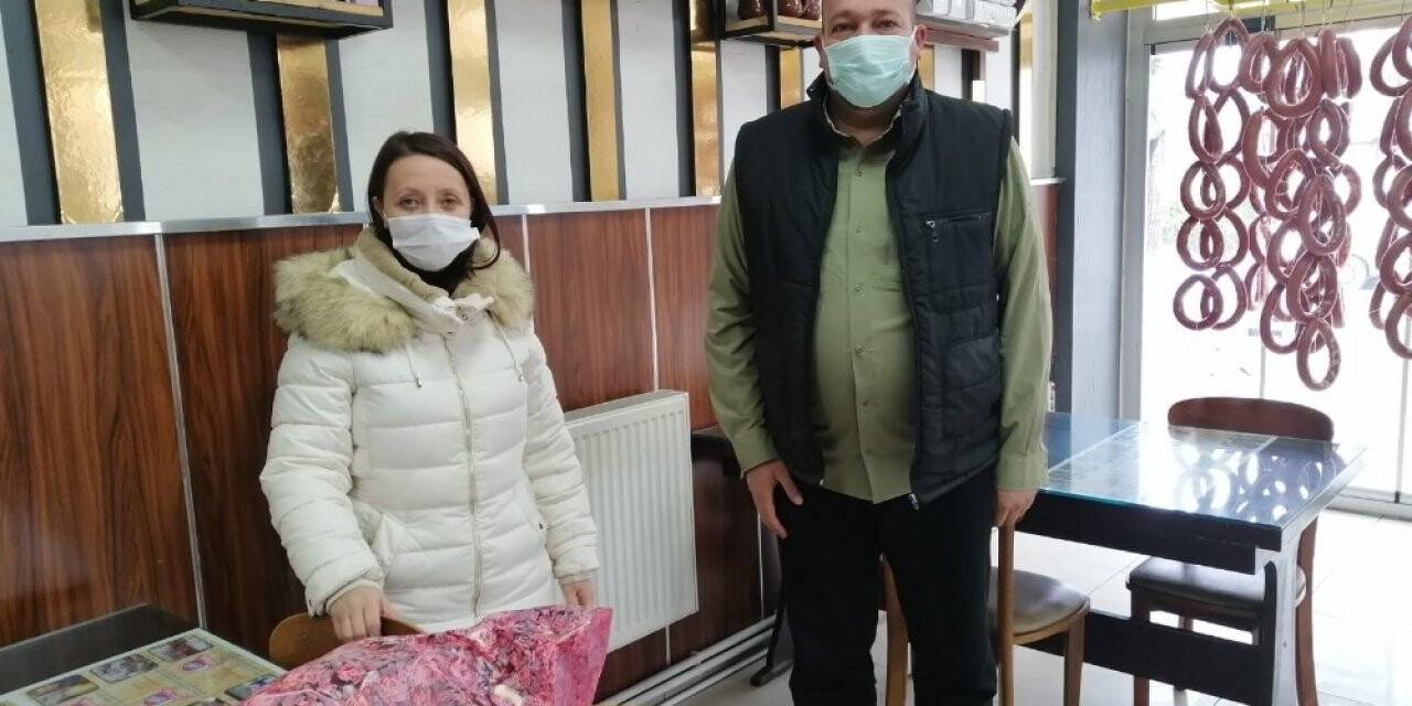 Başkan Tekin’den aylar sonra siftah yapan esnafı ziyaret etti