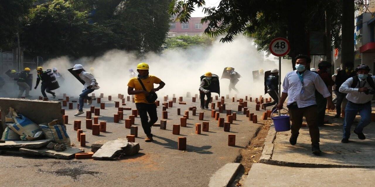 Myanmar’da polis, protestoculara ateş açtı: 6 ölü