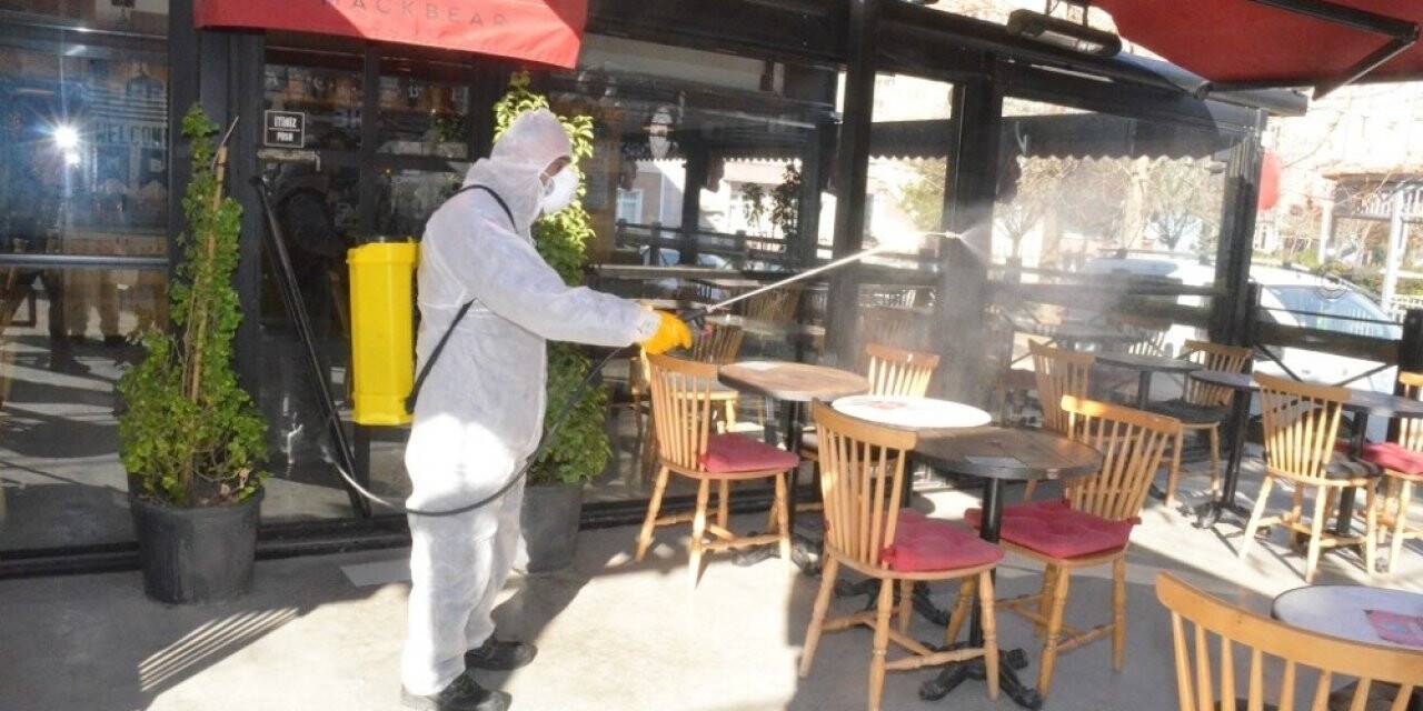 Kırıkkale’de yeniden açılan iş yerleri dezenfekte edildi