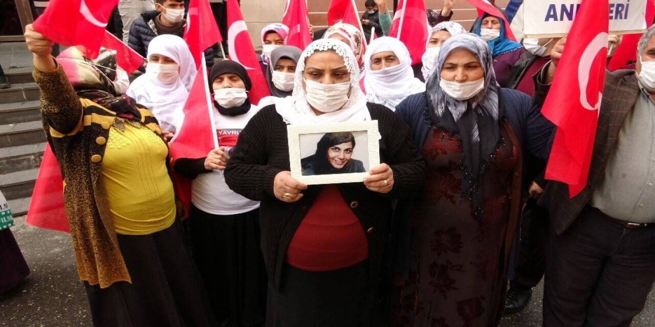 Yüreği yanık bir aile daha evlat nöbetine katıldı