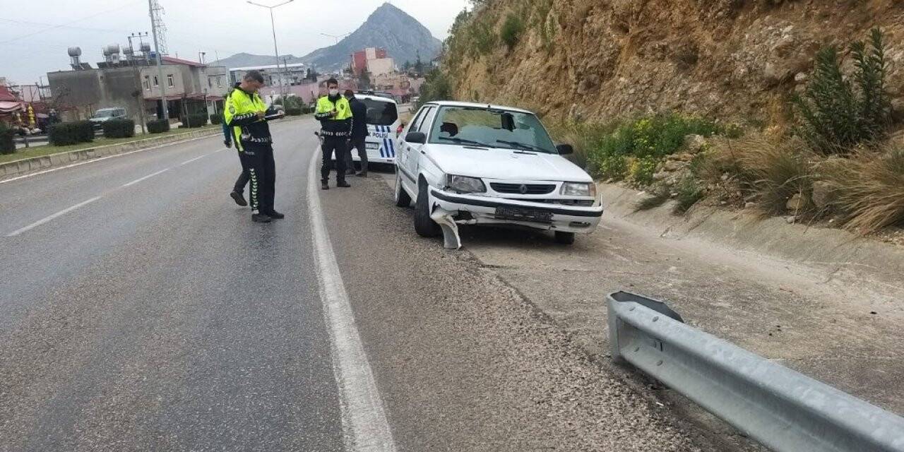 Kozan’da trafik kazaları: 3 yaralı