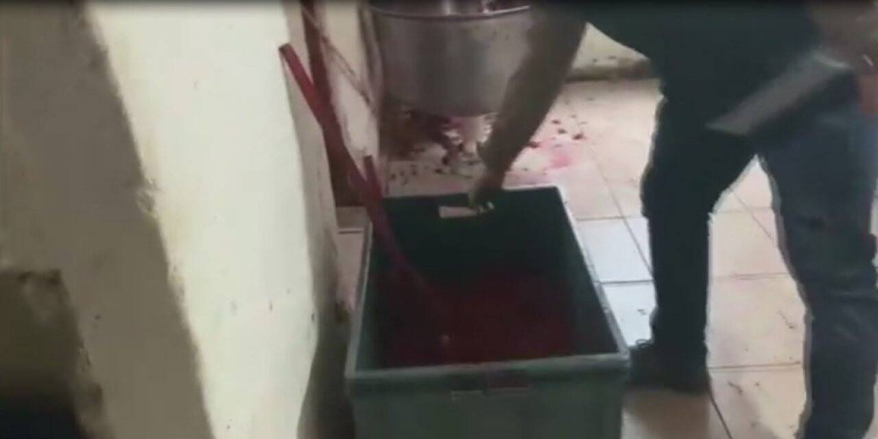 Sultangazi’de depoya operasyon:1 ton 382 kilo nargile tütünü ele geçirildi