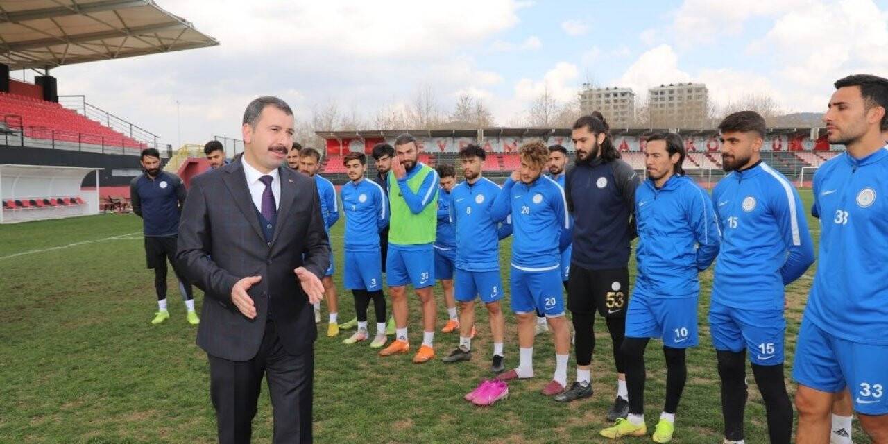 Baydilli’den Karaköprü Belediyespor’a moral ziyareti