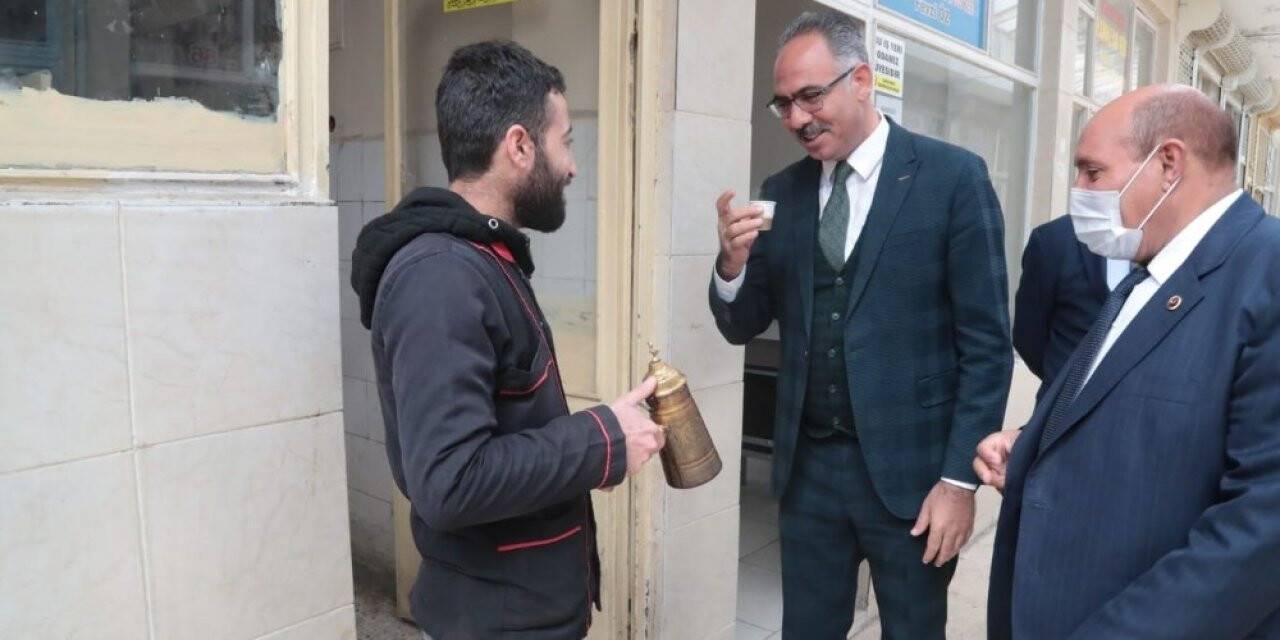 Başkan Kuş esnaf ve vatandaşla bir araya geldi