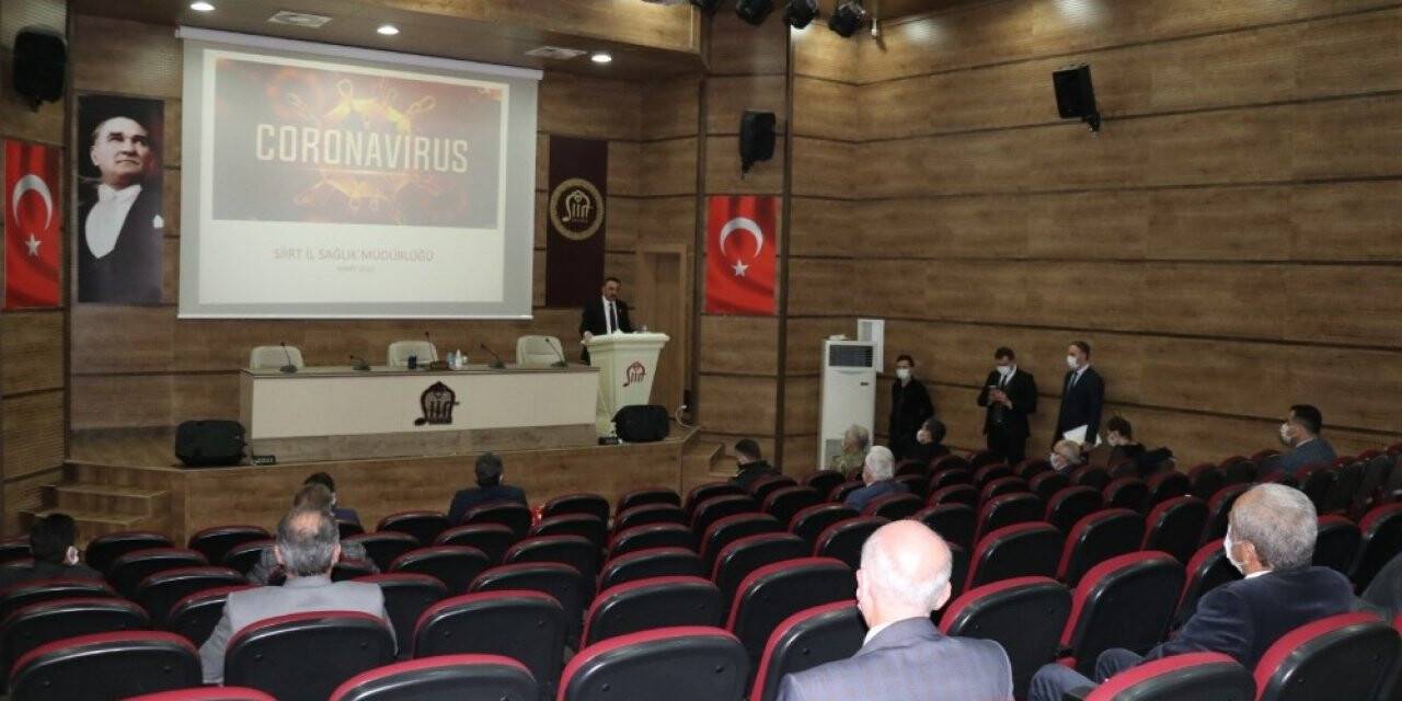 Siirt Pandemi Kurulu toplantısı Vali Hacıbektaşoğlu başkanlığında gerçekleştirildi