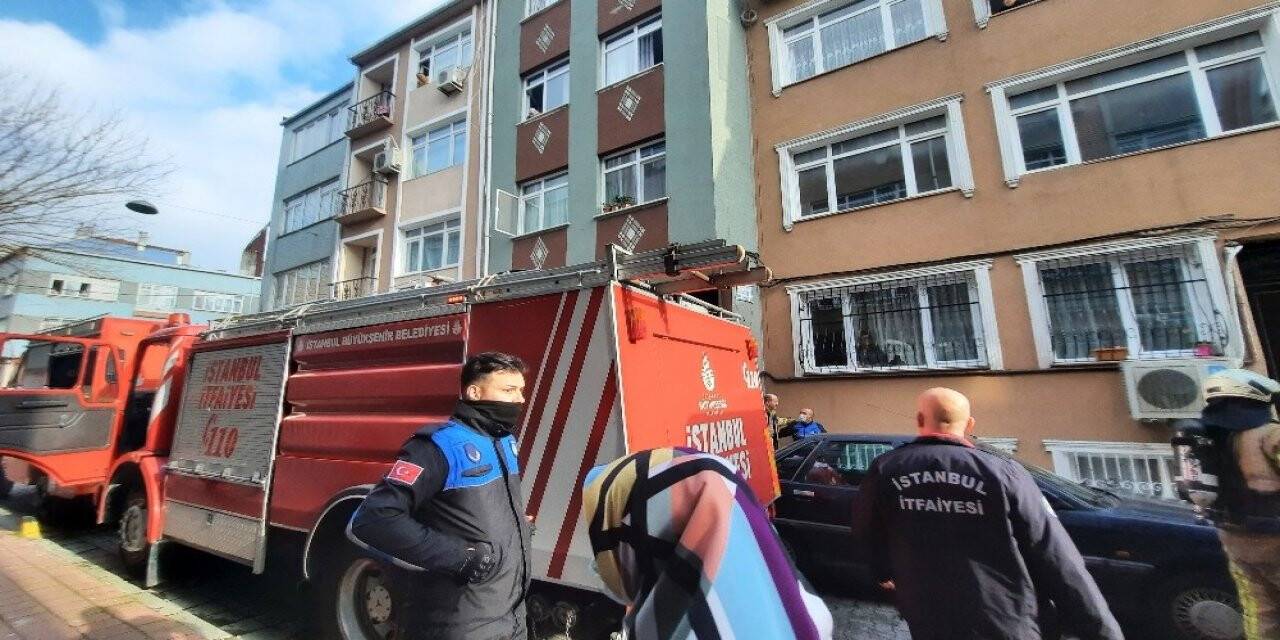 Fatih’te korkutan yangın: Vatandaşlar büyük panik yaşadı