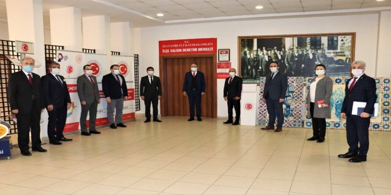 Sultanbeyli İlçe Salgın Denetim Merkezi kontrolü elden bırakmıyor