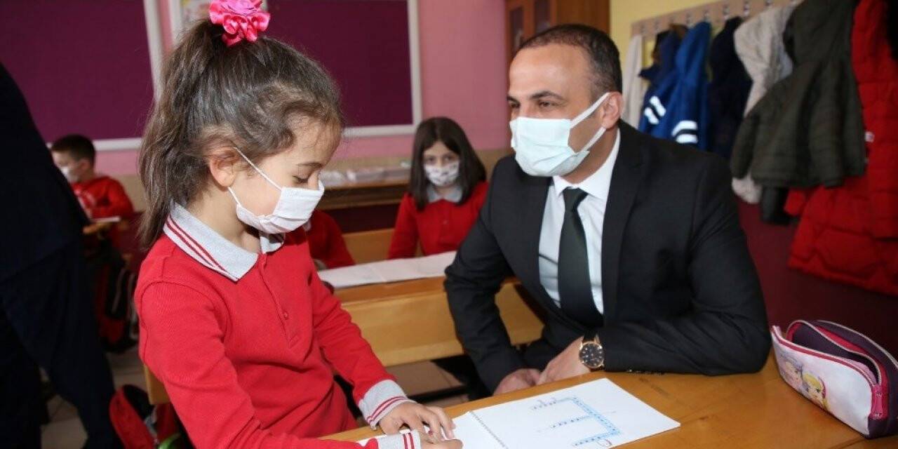 Bölge okullarına hayırsever iş adamlarından eğitim yatırımı