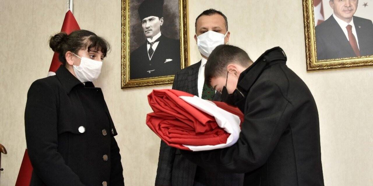 81 genç 81 bayrak projesi