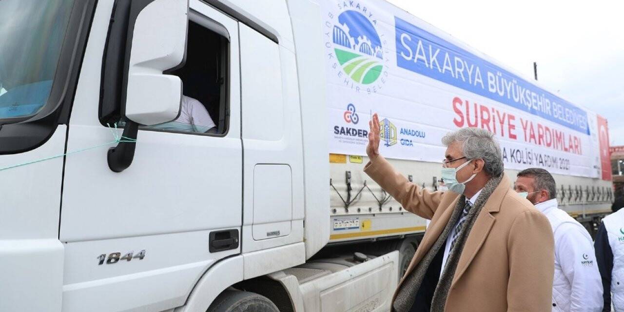 İdlib’e gitmek için hazırlanan 11 tır yardım malzemesi Sakarya’dan yola çıktı