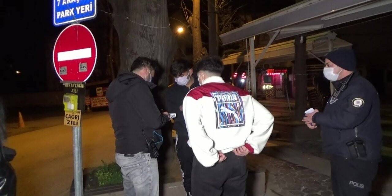 Kısıtlamada 2 genç kız ile 2 erkek arasında çıkan tartışma karakolda bitti