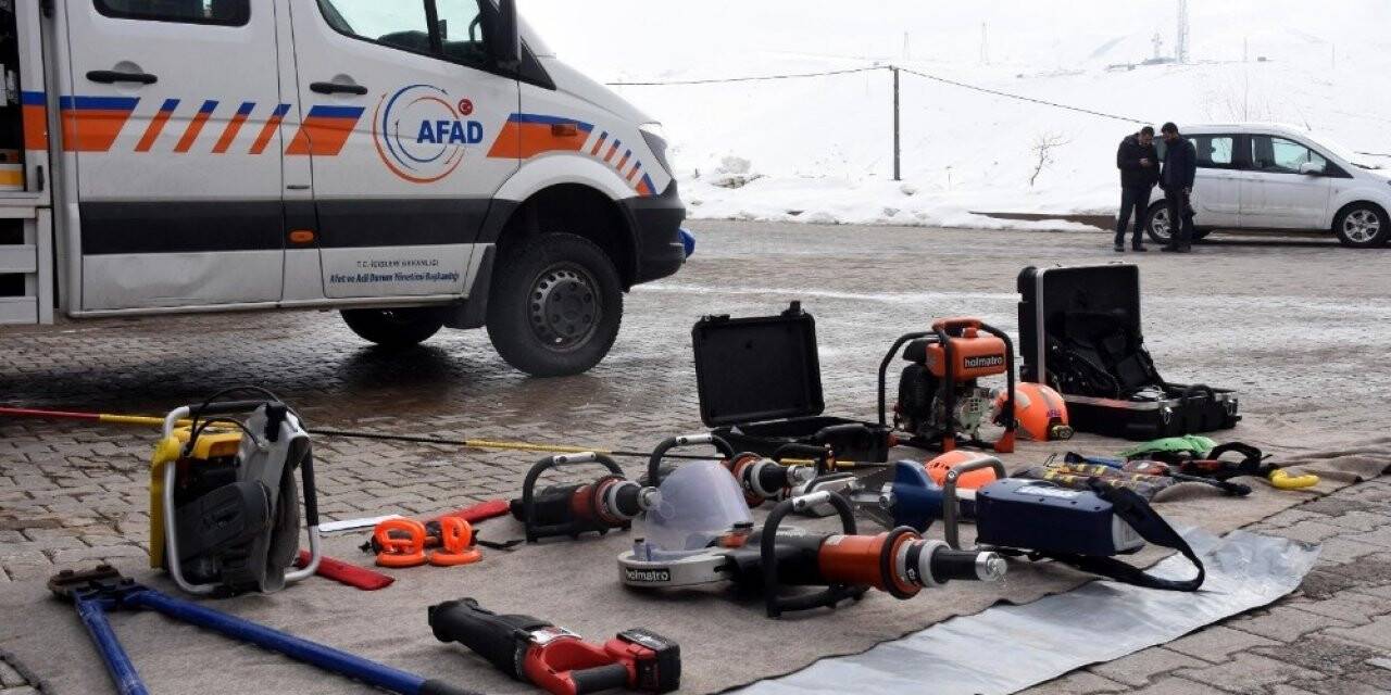 Bitlis’te 20 gönüllü genç AFAD eğitimi alıyor
