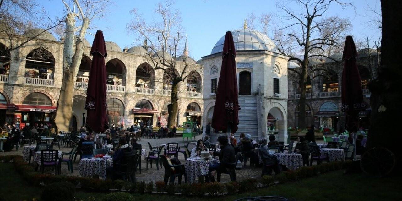 Bursa’nın tarihi hanları ve çarşıları 4 ay sonra şenlendi