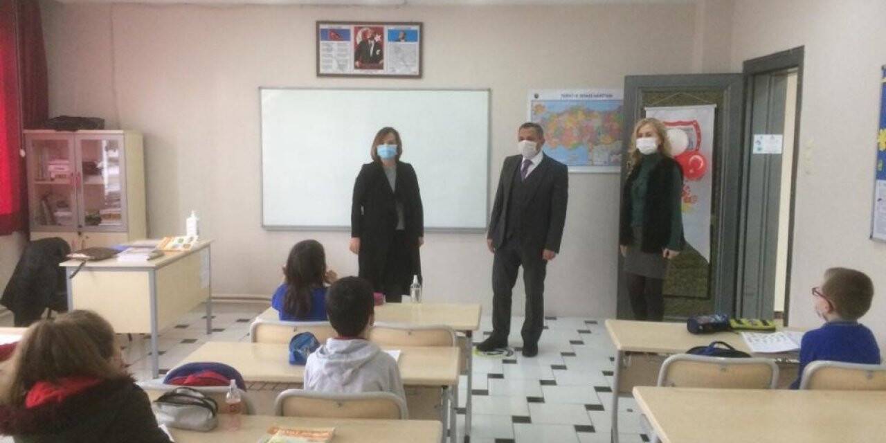 İlçe Milli Eğitim Müdürü Erdoğan, yüz yüze eğitime başlayan okulları ziyaret etti