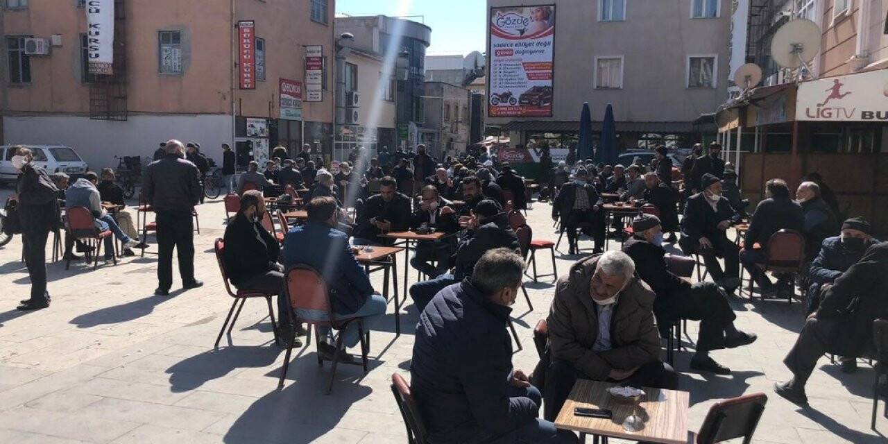 Erzincan’da çay ocaklarında yoğunluk
