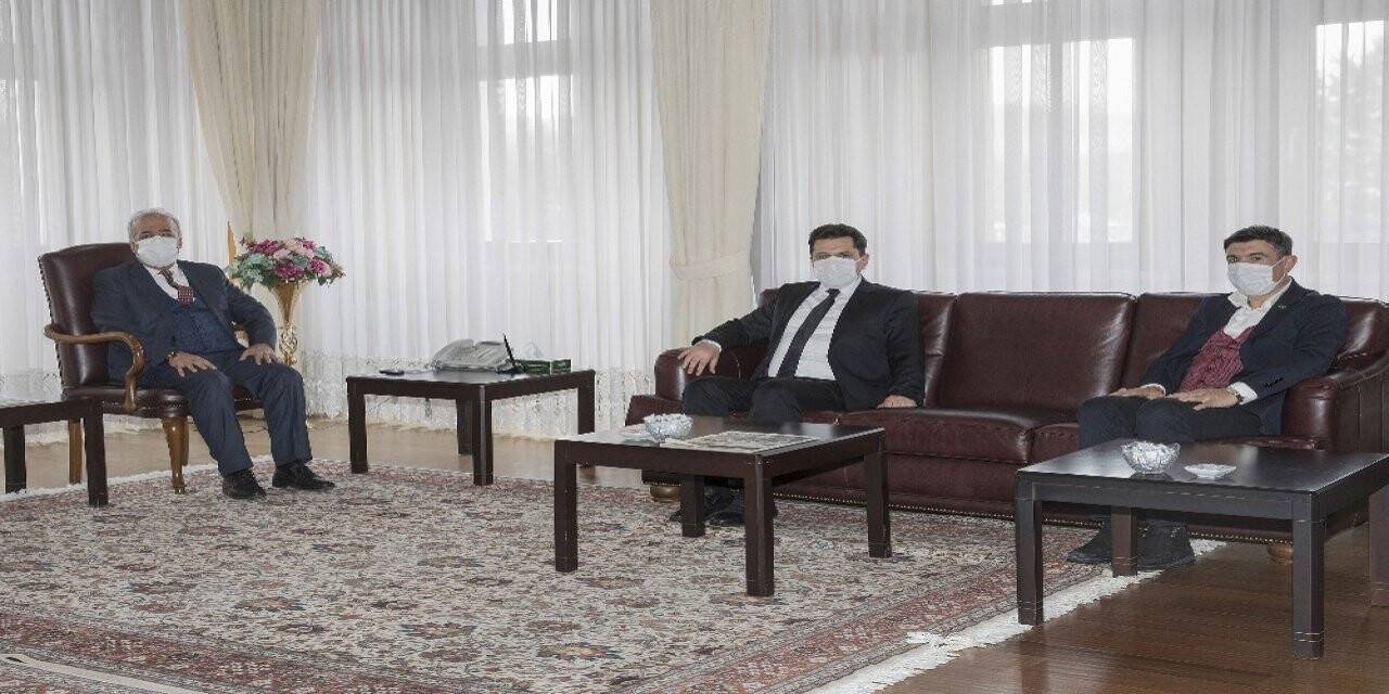 Erzurum Yeşilay’dan Rektör Çomaklı’ya ziyaret