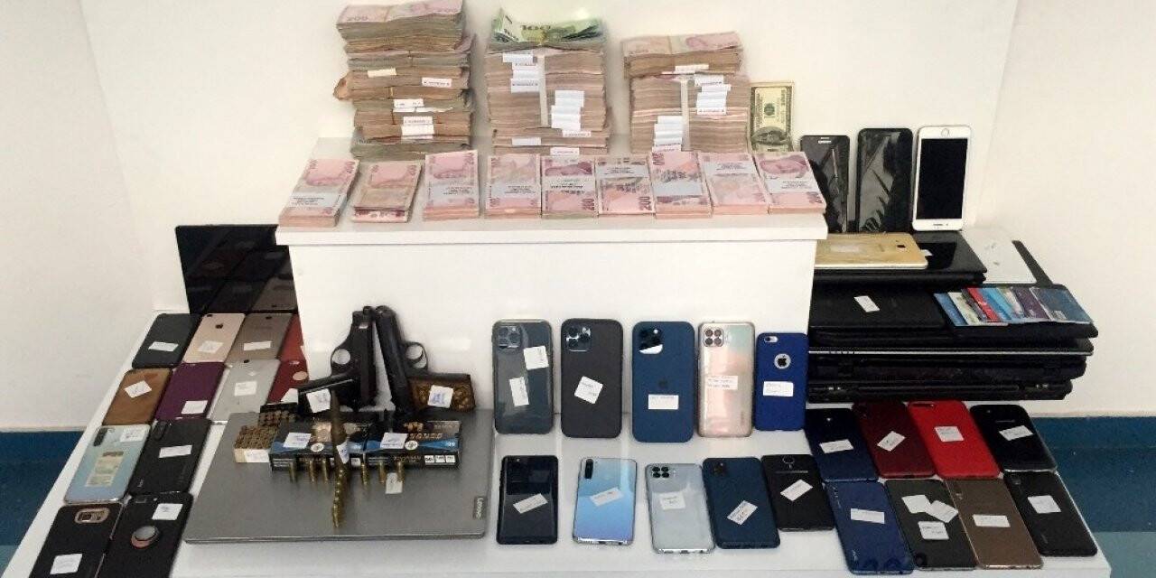 Bin 350 lira maaşla hesaplarında milyonları taşıdılar