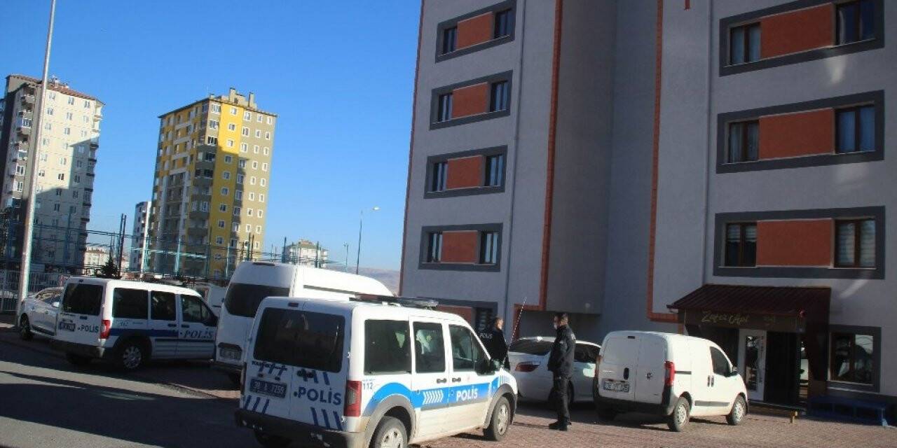 Boşandığı eşi tarafından silahla vurulan 3 çocuk annesi kadın ağır yaralandı