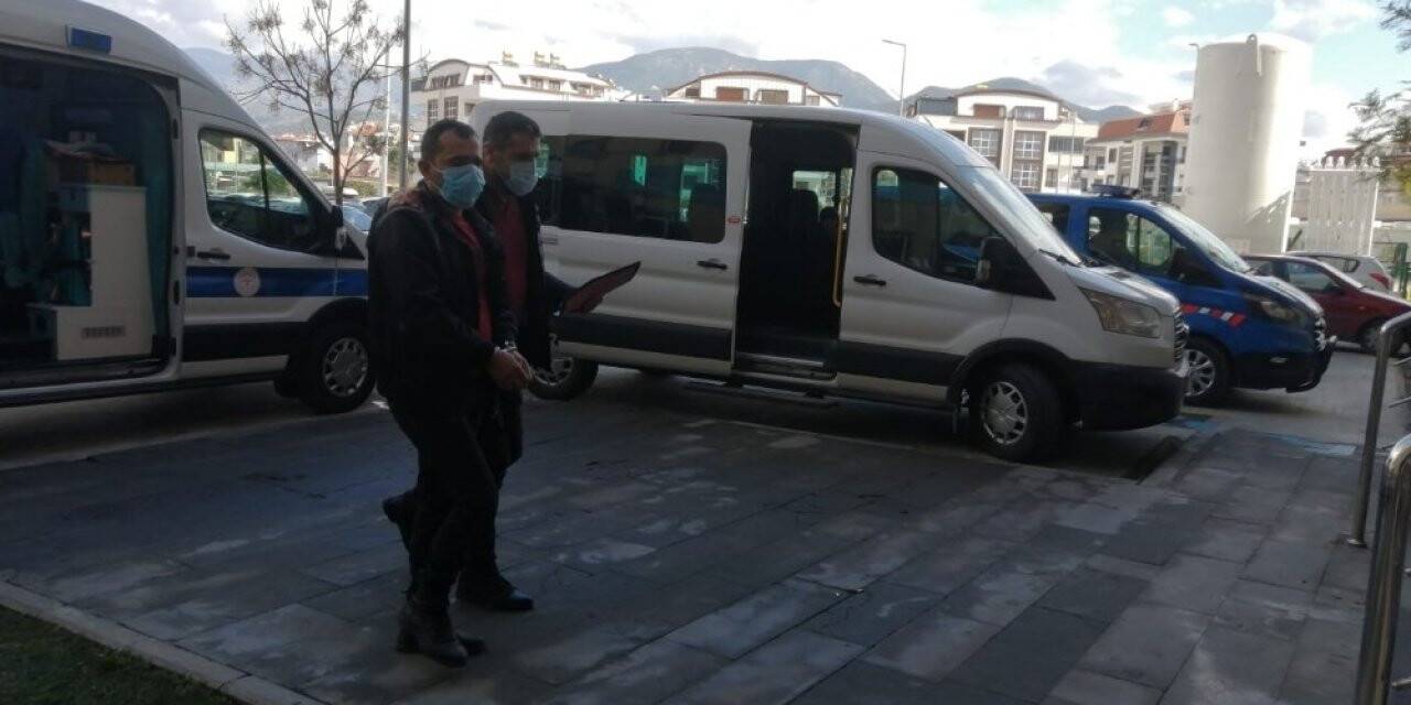 Alanya’da çeşitli suçlardan aranan 2 şüpheli yakalandı