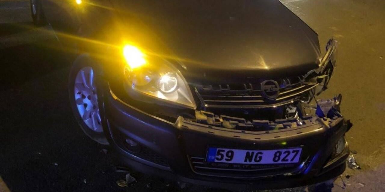 Motosiklet ile otomobil çarpıştı: 1 yaralı