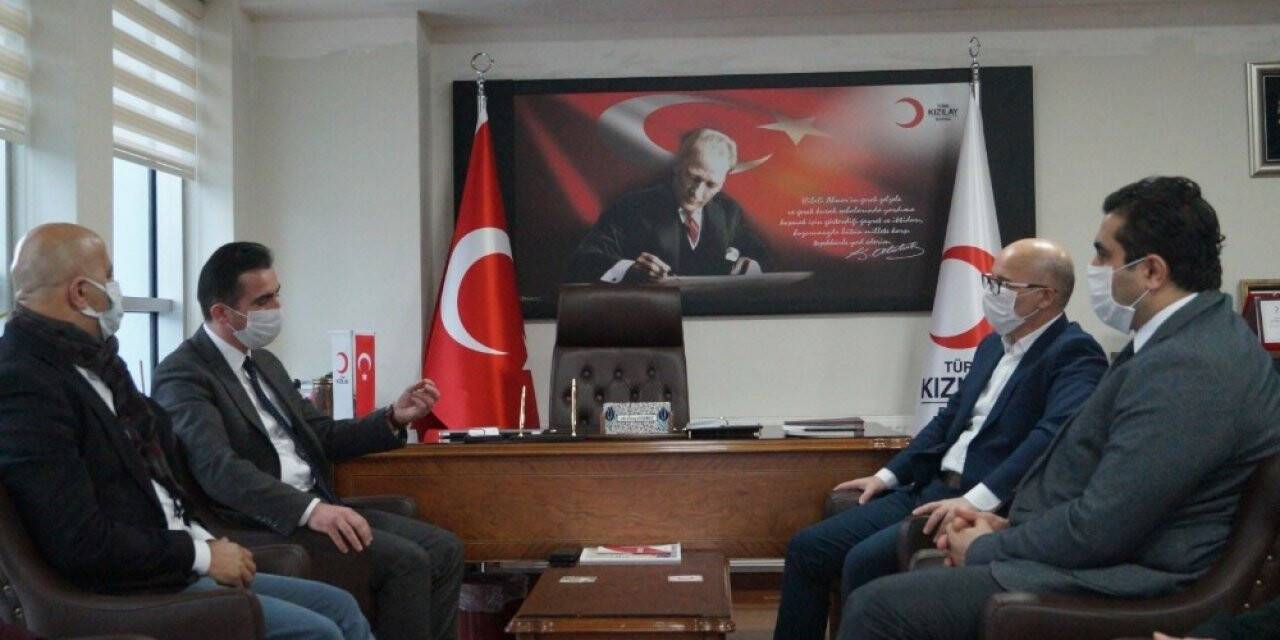 Kızılay’dan iyilik bayrağını yükseklere taşıyor