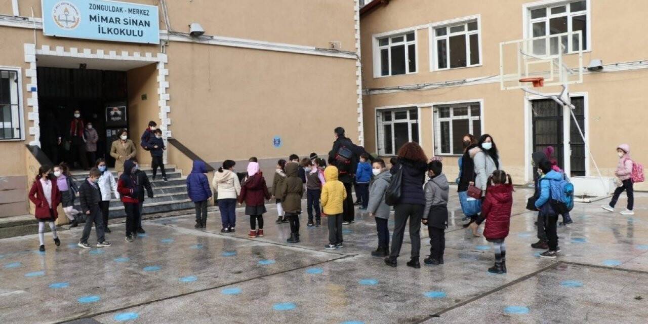 Kdz. Ereğli’de 20 bin öğrenci yüz yüze eğitime başladı