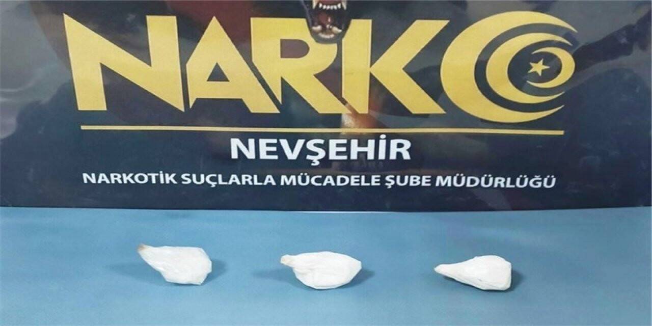 Afgan uyruklu şüphelinin iç çamaşırından uyuşturucu ele geçirildi