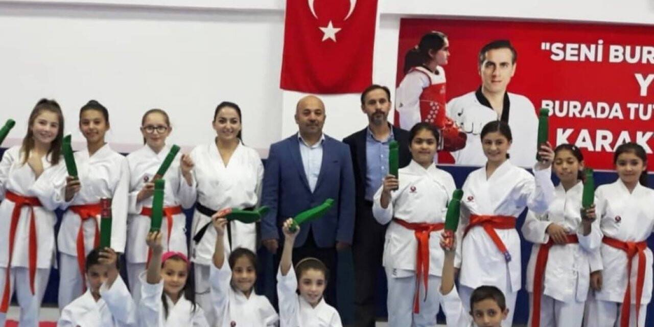 Minik karateciler geleceğe umutla bakıyor