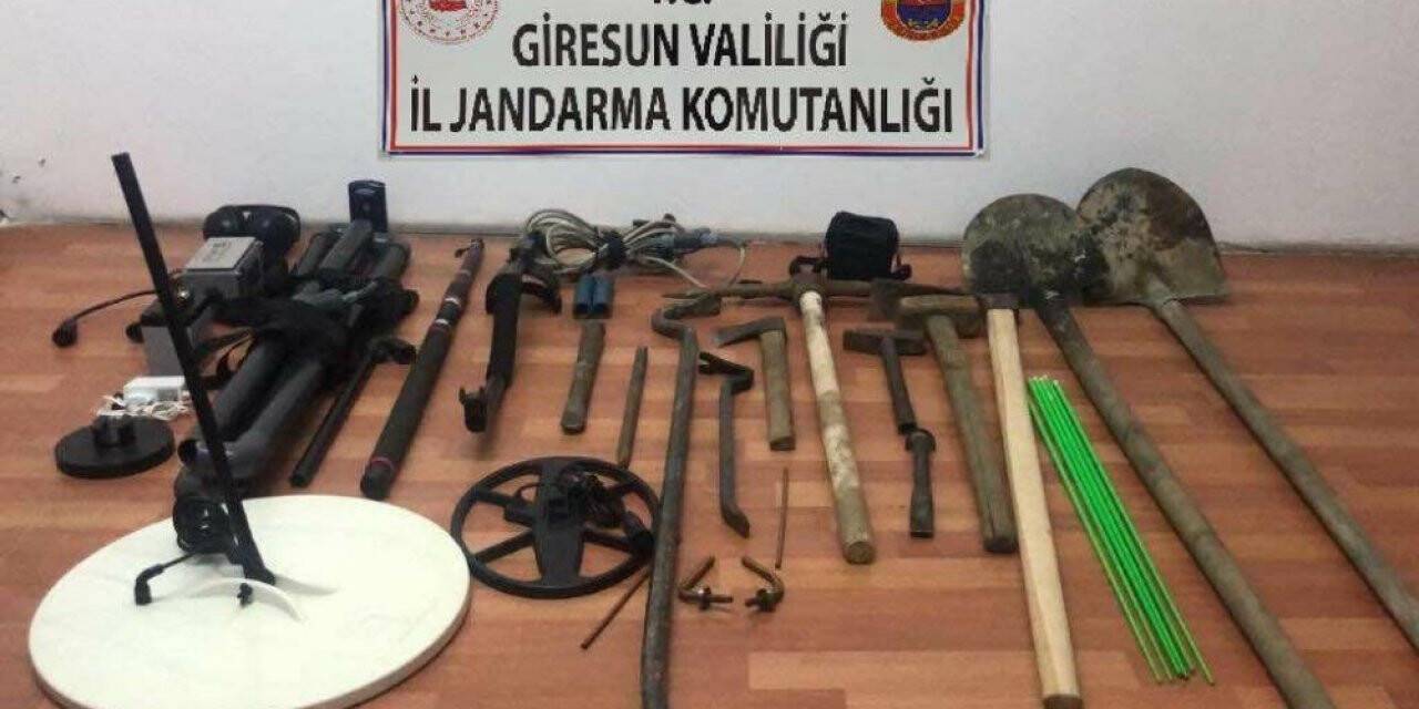 Kaçak kazı yapan şahıslar suçüstü yakalandı