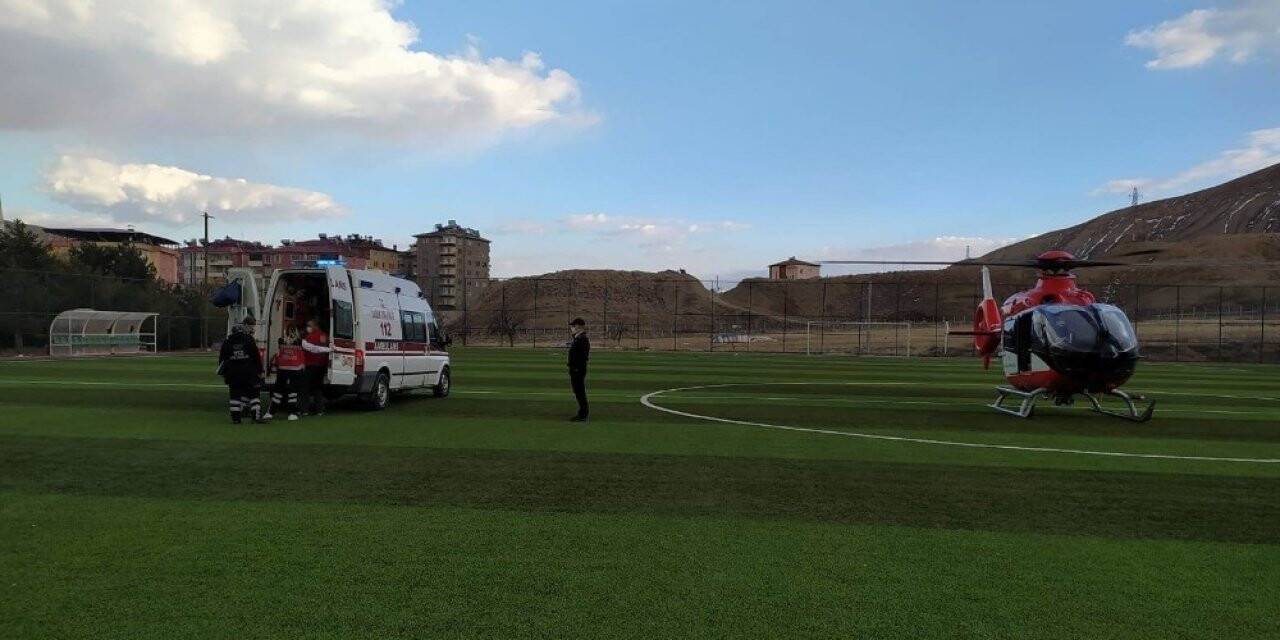 Elini cam kesen gencin imdadına ambulans helikopter yetişti