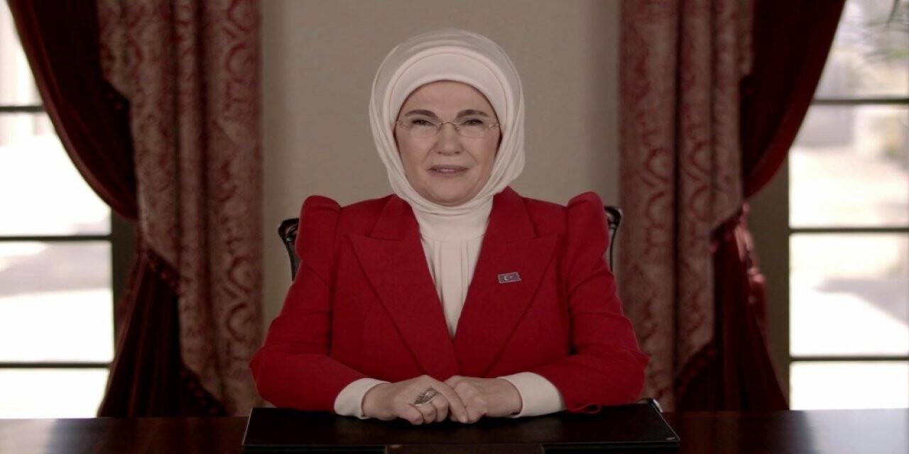 Emine Erdoğan Güçlü Türkiye’nin Güçlü Kadınları Zirvesi’nde konuştu