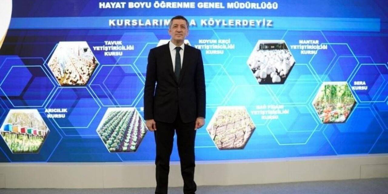 Bakan Selçuk ilk kez açılan kursa canlı olarak bağlandı