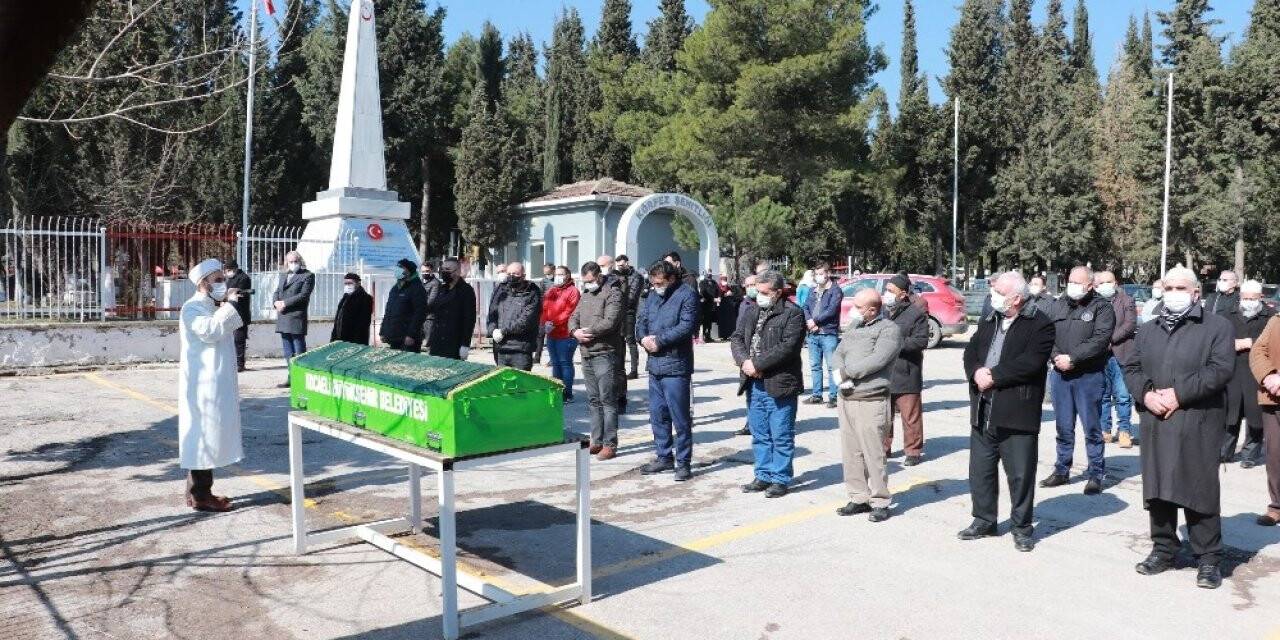 Baba oğul 1 gün arayla korona virüse yenildi
