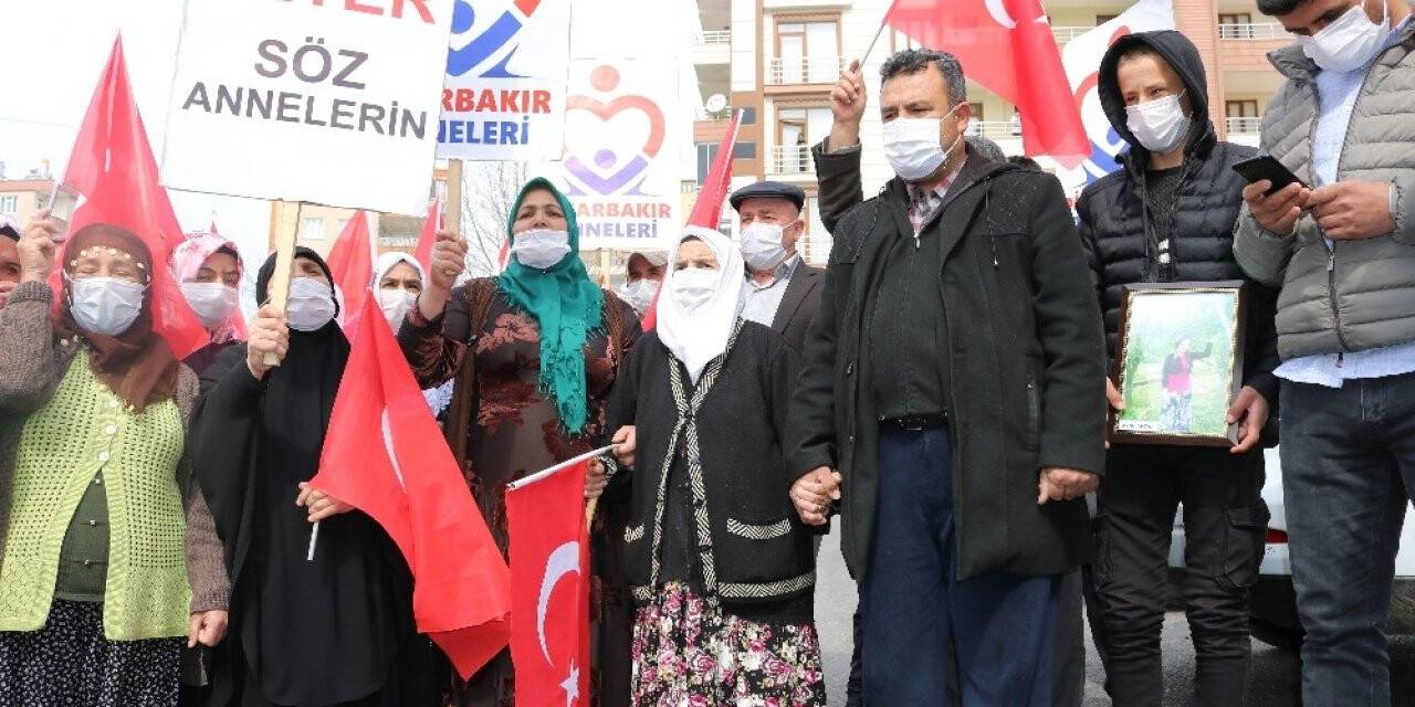 HDP önündeki ailelerin çığlığı Türkiye’yi sarmaya devam ediyor