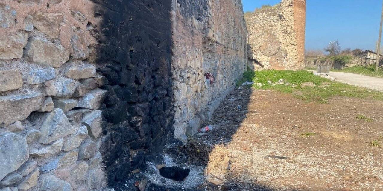 2500 yıllık surlarda ateş yaktılar