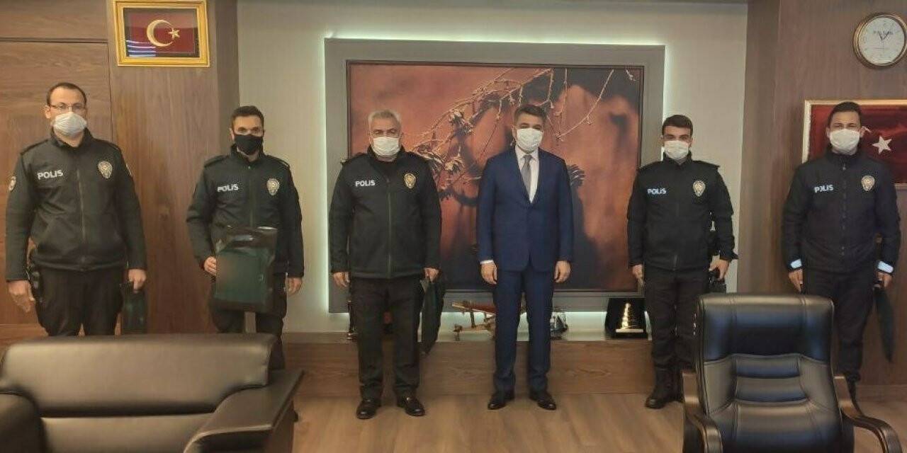 Operasyonda başarılı olan polislere ödül