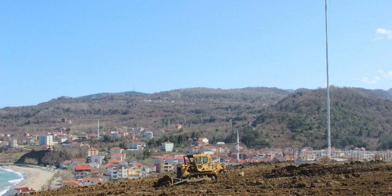 Güzelkent’te Şehitlik Anıtı ve çevresi güzelleşiyor